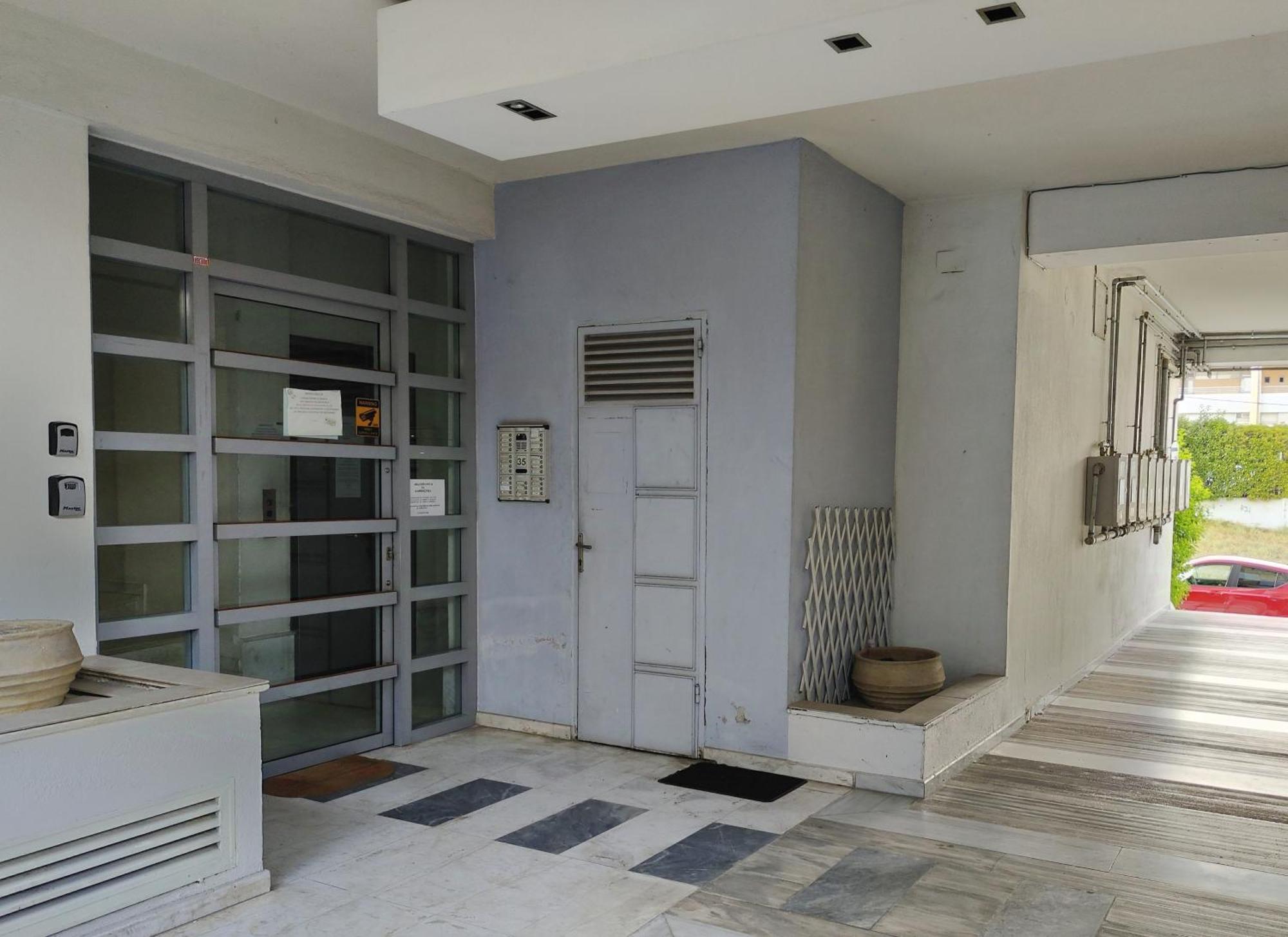 Homely Flat Near Airport テッサロニキ エクステリア 写真