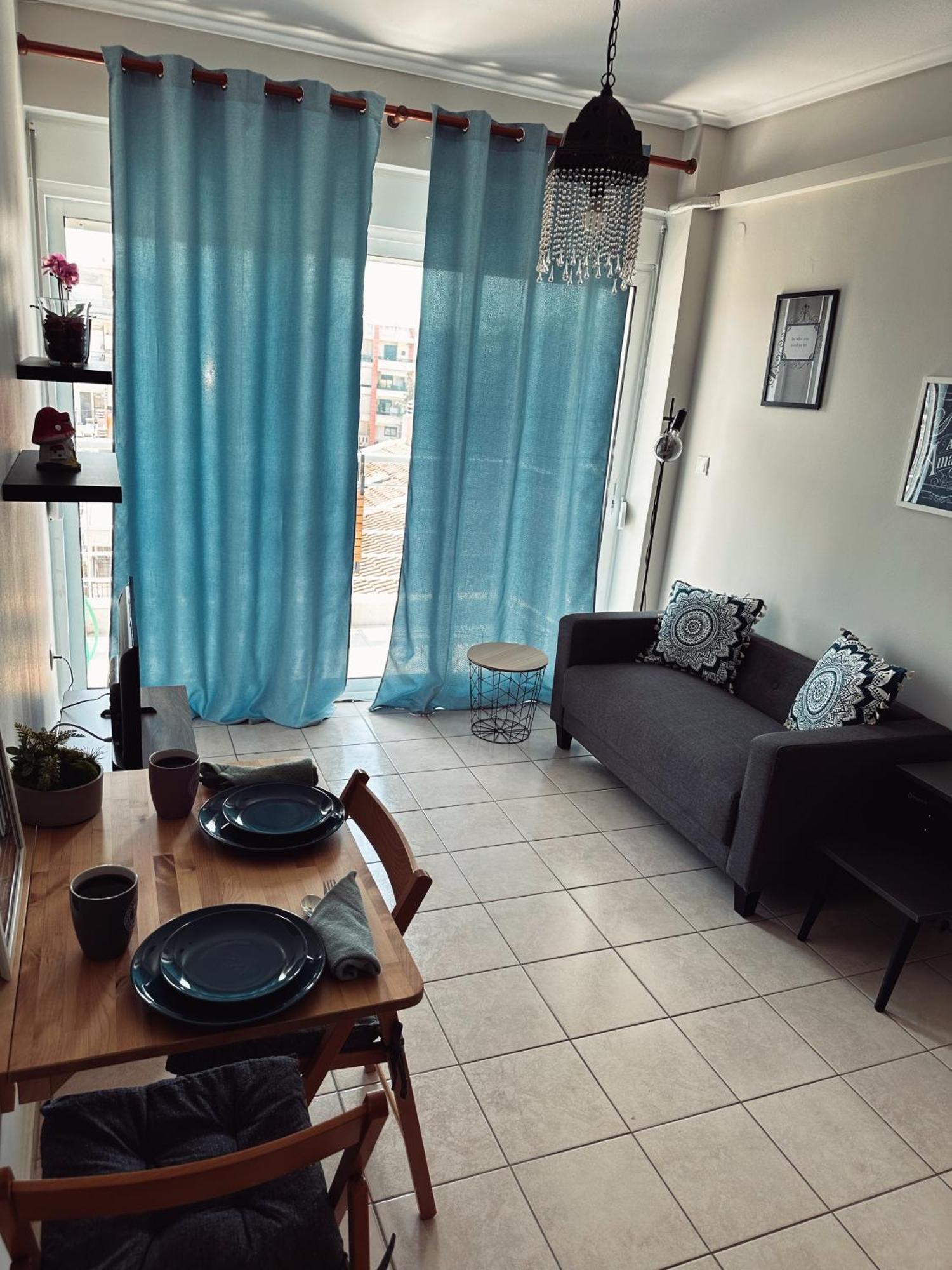 Homely Flat Near Airport テッサロニキ エクステリア 写真