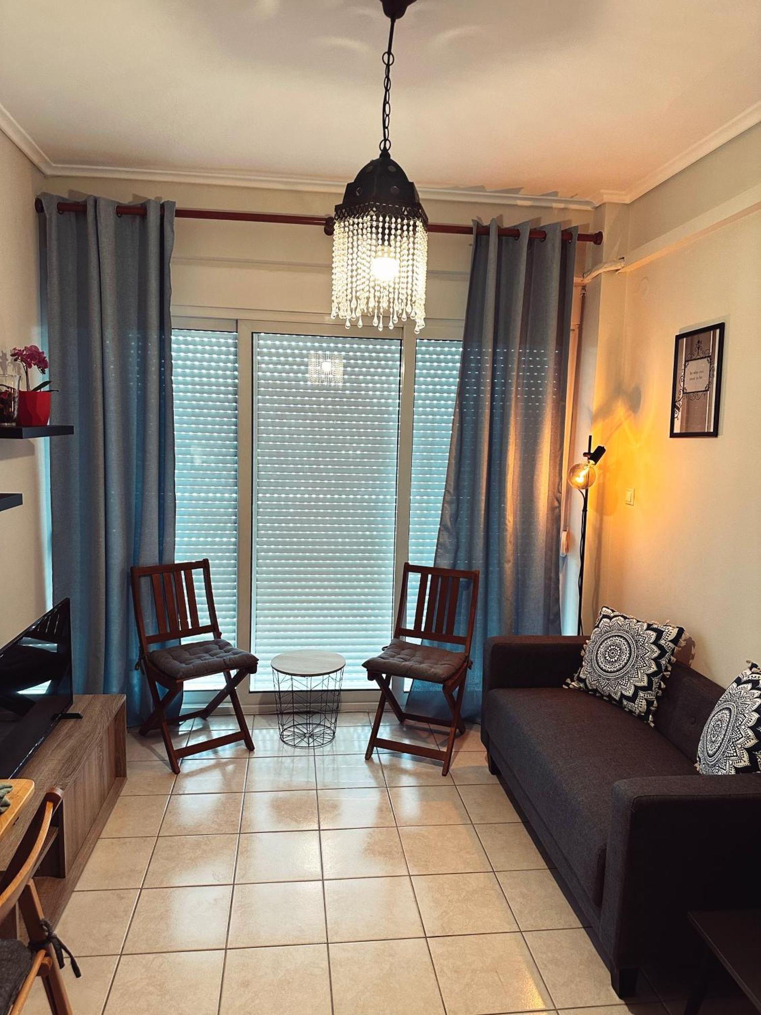 Homely Flat Near Airport テッサロニキ エクステリア 写真
