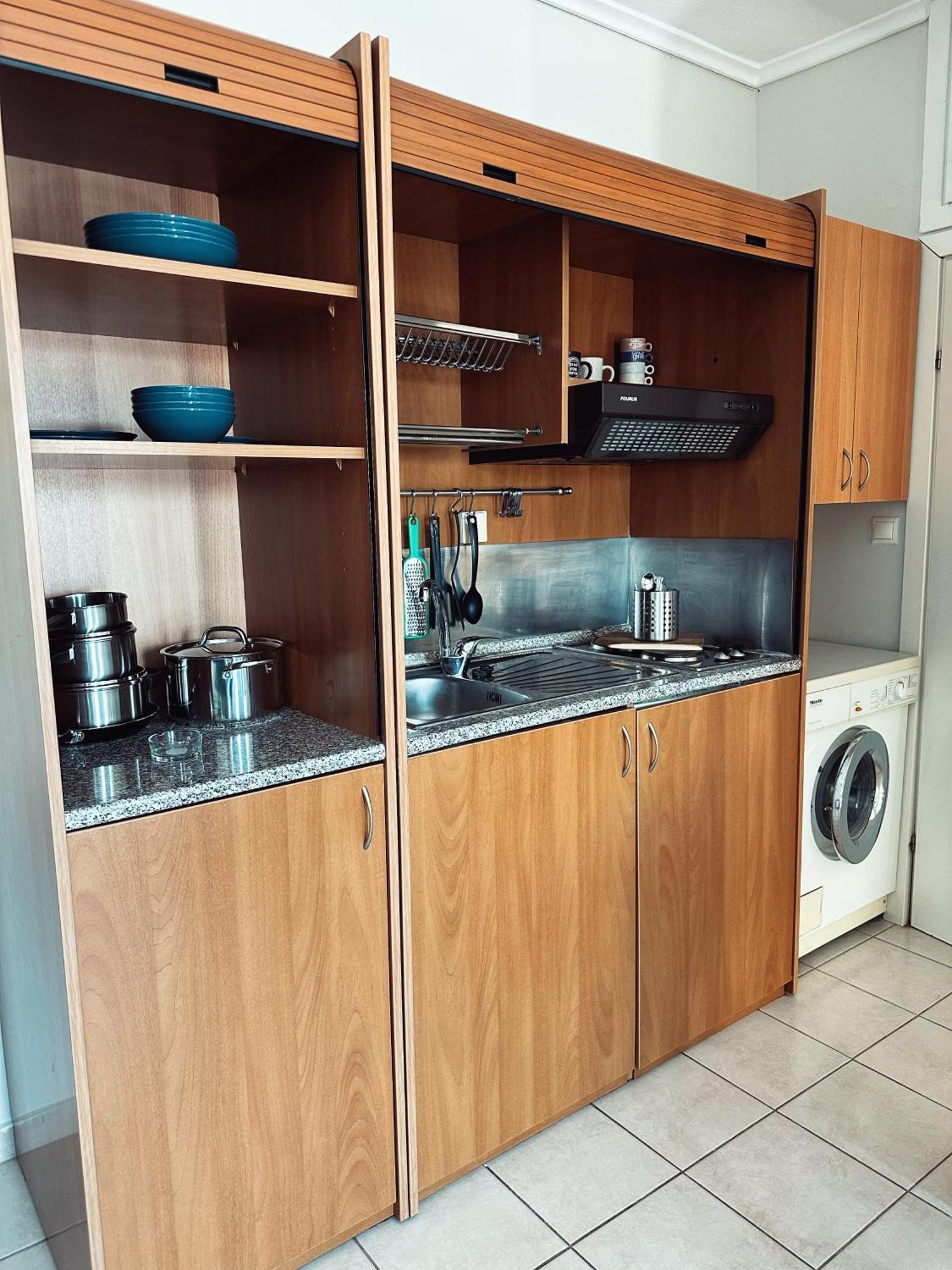 Homely Flat Near Airport テッサロニキ エクステリア 写真