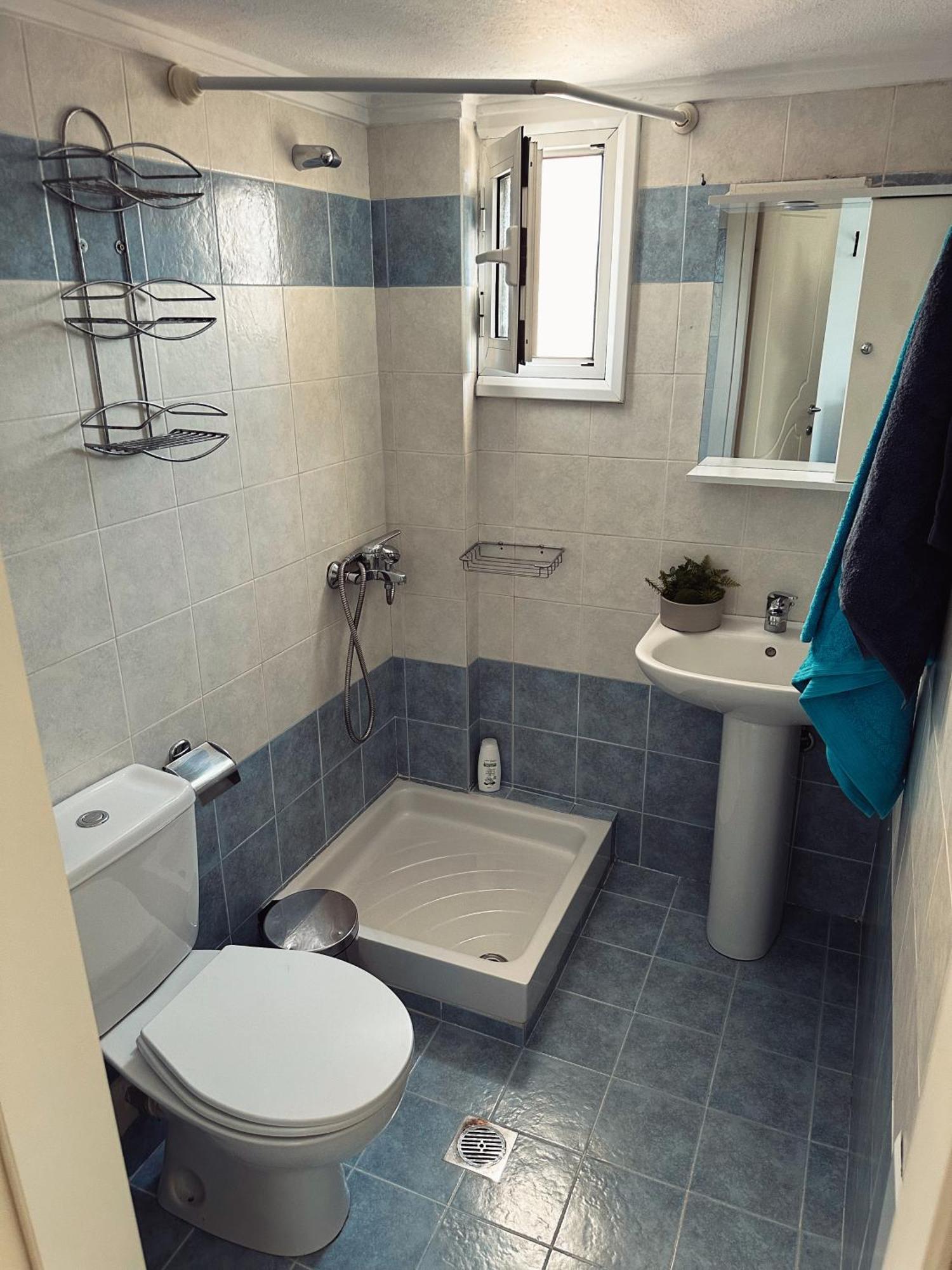 Homely Flat Near Airport テッサロニキ エクステリア 写真